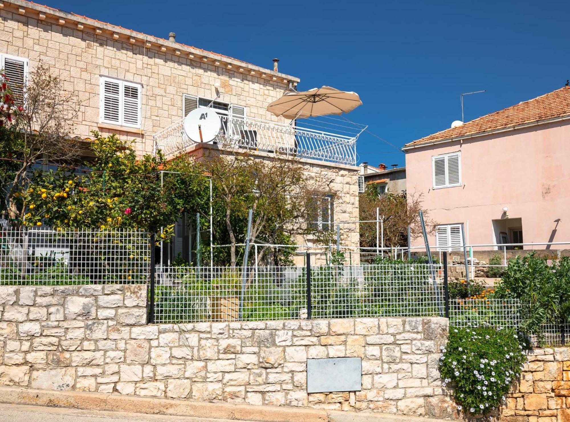 Seaside Apartment Franica Vela Luka Exterior photo